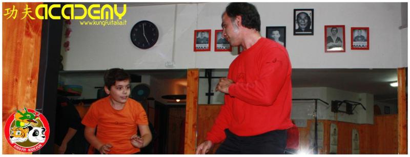 Kung Fu Academy Caserta di Sifu Mezzone Wing Chun Tjun, Ving Tsun Kung Fu Bambini difesa personale Accademia nazionale Italia scuola di taiji sanda chi kung www.kungfuitalia.i (2)